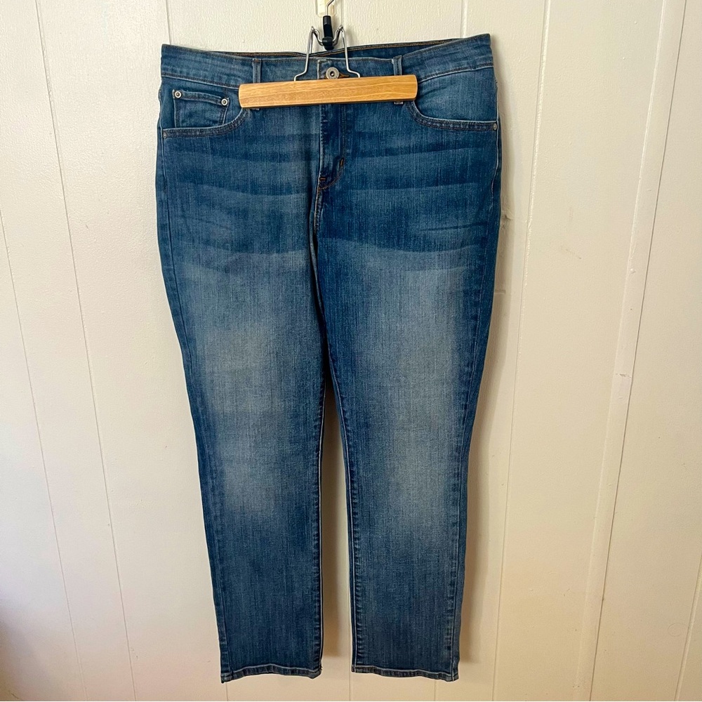 Levi's Size 14/32 Demi Curve Jeans
